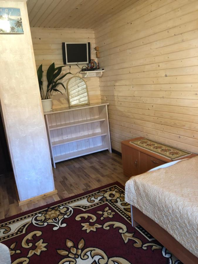 Біля Комори Pilipets Екстериор снимка