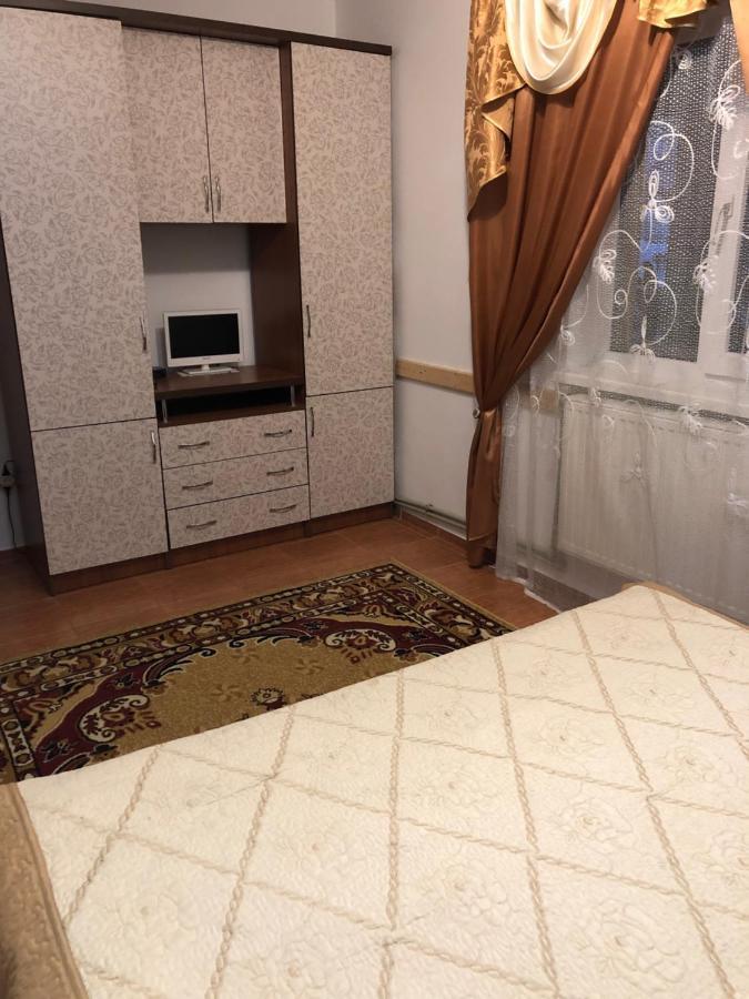 Біля Комори Pilipets Екстериор снимка